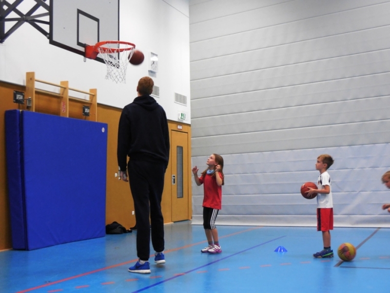tl_files/dualingo_neu/News 2014 2015/Basketball_3.jpg